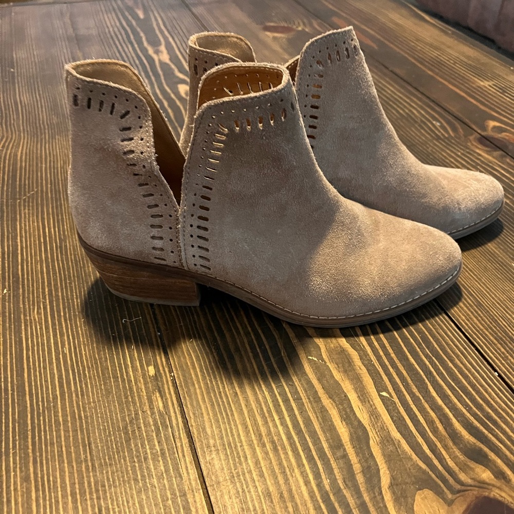 LUCKY BRAND womens boots 7.5. Great condition!